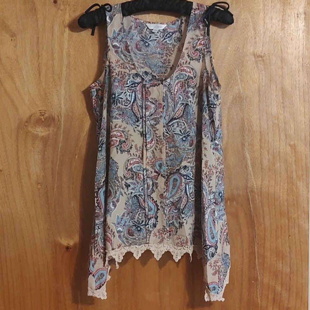 Charming Charlie Paisley Tank Tan Pink Blue Sharkbite Hem Crocheted Lace Size S